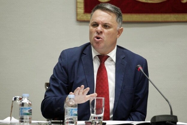 Una aplastante mayoría exige a Negrín que cese ya en RTVC