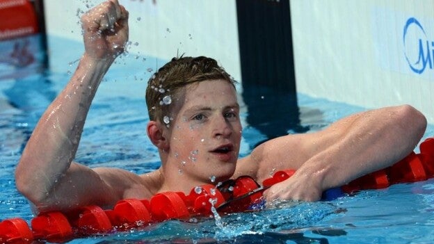 Adam Peaty bate su propio récord del mundo de 50 metros braza