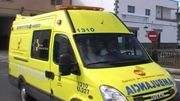 Un ciclista grave tras colisionar con un muro