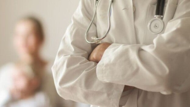 118 delitos de carácter sexual a un médico de familia