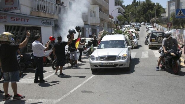 Ibiza despide a Ángel Nieto en un emotivo funeral