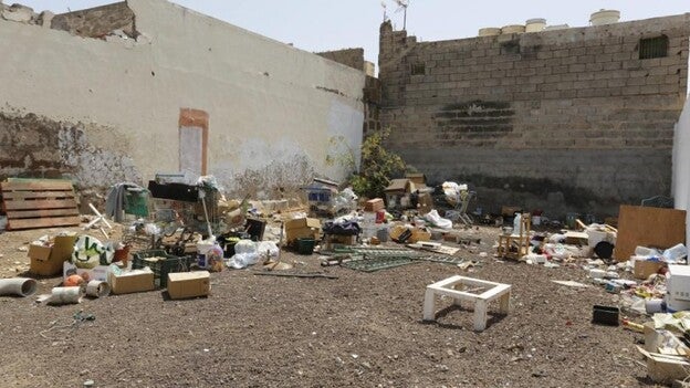 Un gran vertedero en medio de Arrecife