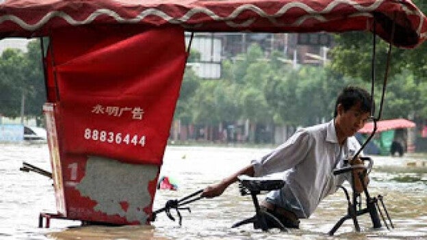 Tres muertos y unos 190.000 evacuados por las tormentas en China