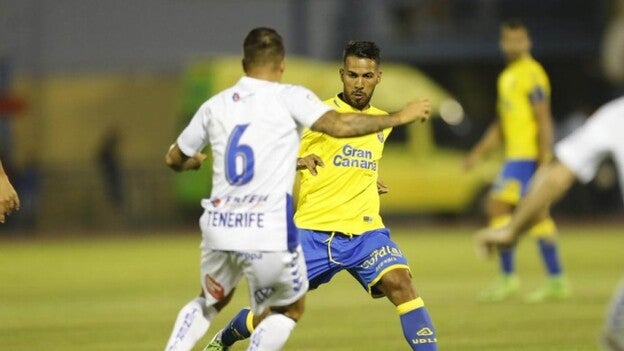 Golazos de Viera y Calleri para ganar el derbi (2-0)