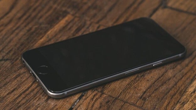 Las líneas de móvil con datos rozan los 41 millones en junio