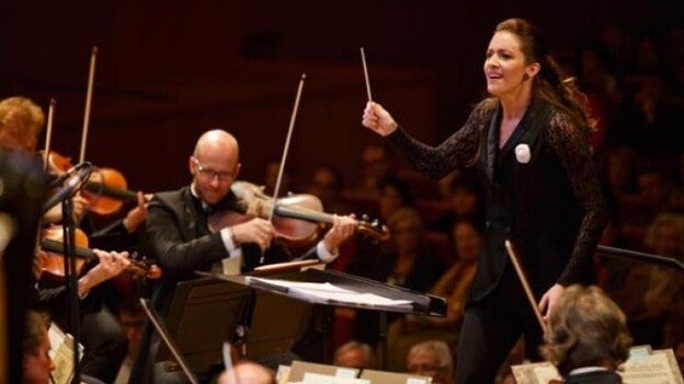 A las mujeres les cuesta llevar la batuta