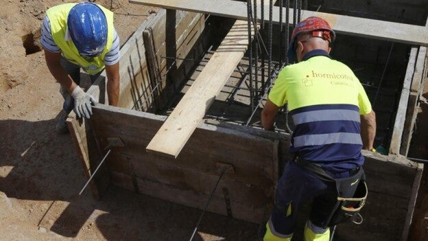 El 27% de los menores de 25 años busca otro empleo