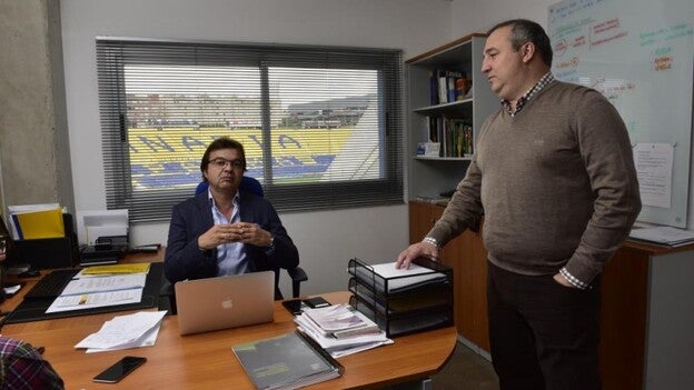 La UD estudia fichar un medio