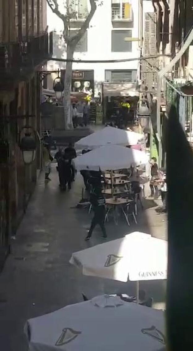 Una furgoneta arrolla a varias personas en pleno centro de Barcelona