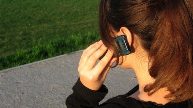 Los canarios hablan 147 minutos mensual por el móvil