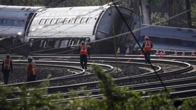 Al menos 40 heridos en un accidente de trenes en Filadelfia