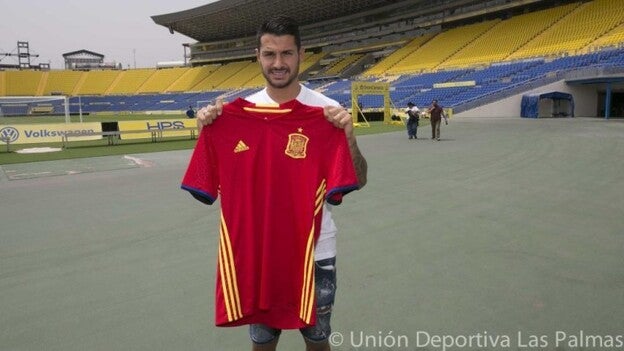 Vitolo se lesiona y deja la selección