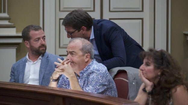 La oposición acumula más razones para echar a Negrín