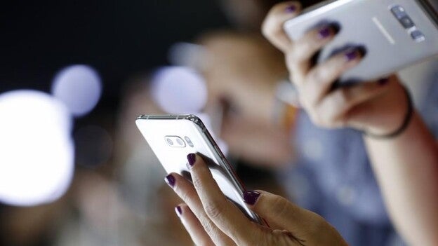 El uso excesivo del móvil provoca disminución para estudiar