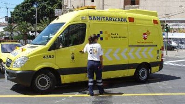 Una mujer y su bebé heridos en un vuelco