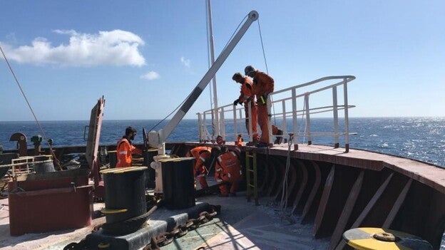 El daño en el MV Cheshire no afecta a su navegación