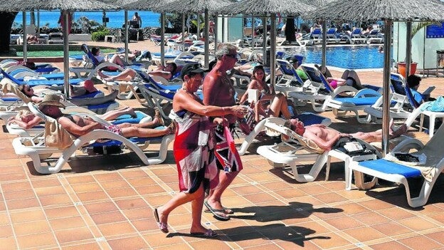 Los turistas gastan 1.041 millones más en siete meses