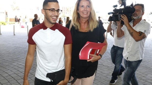 La comparecencia judicial del drag Sethlas se aplaza a octubre