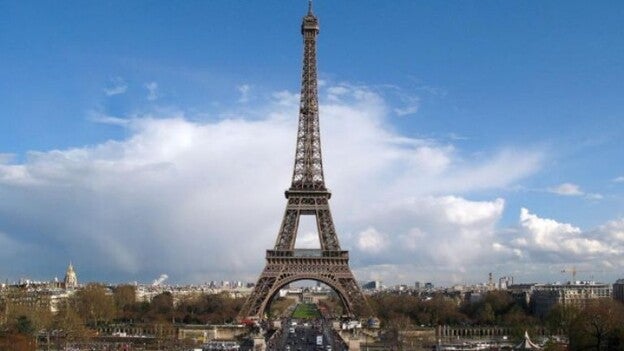 Intenta agredir a un militar en París