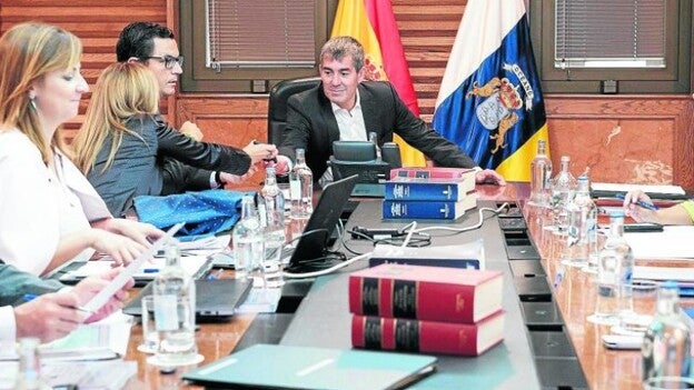 El Gobierno rechaza perder aviones al abaratar billetes