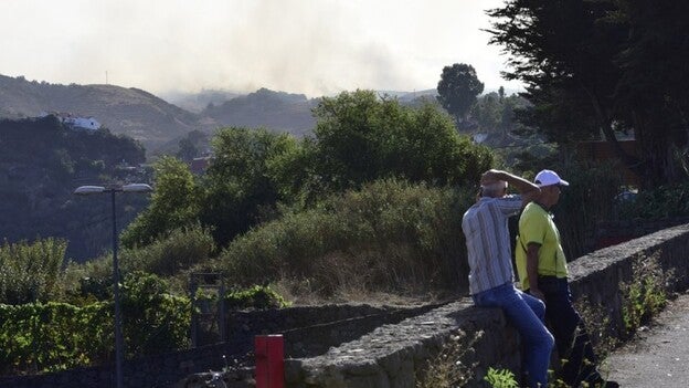 Afectados en el incendio acogidos en San Mateo