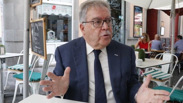 Bravo: «Clavijo dialoga más que Rivero pero tiene las mismas ataduras»