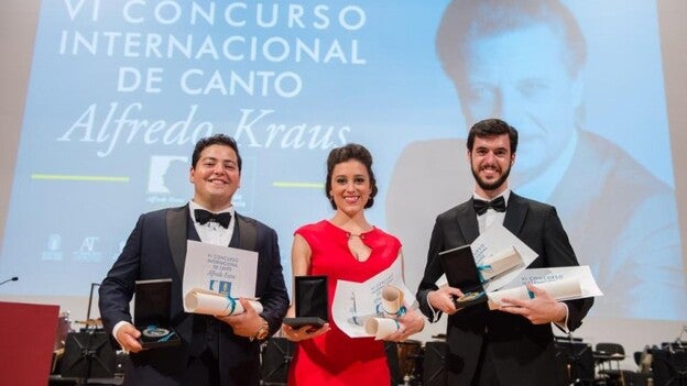 Los tres jóvenes talentos premiados en el VI CICAK