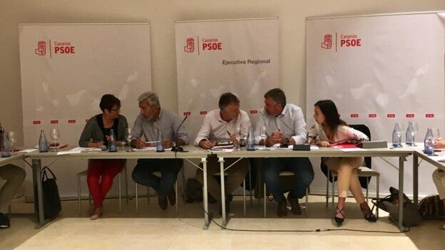 Torres quita a Hernández la Presidencia del grupo Socialista