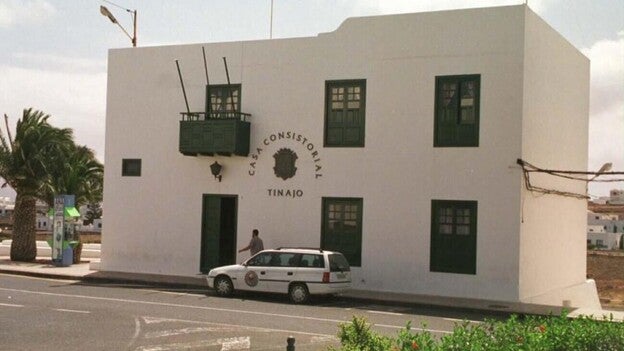 107 estudiantes de Tinajo reciben la ayuda al transporte