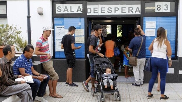 El 39,1% de los parados canarios lleva más de dos años sin empleo