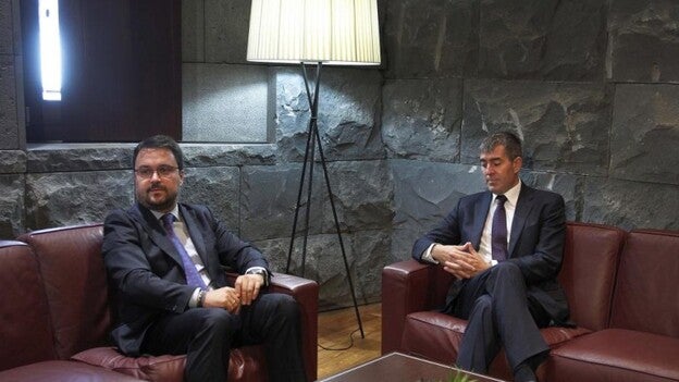 Clavijo y Antona acuerdan reducir la presión fiscal