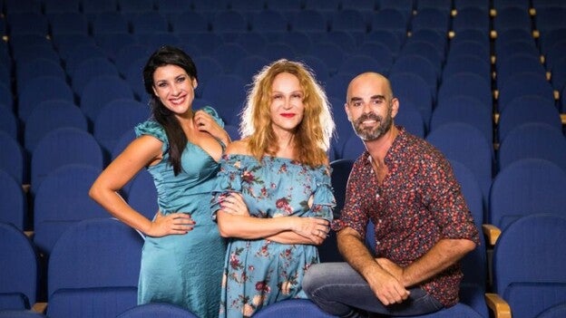 Yanely, Mingo y Antonia, cómicos a escena