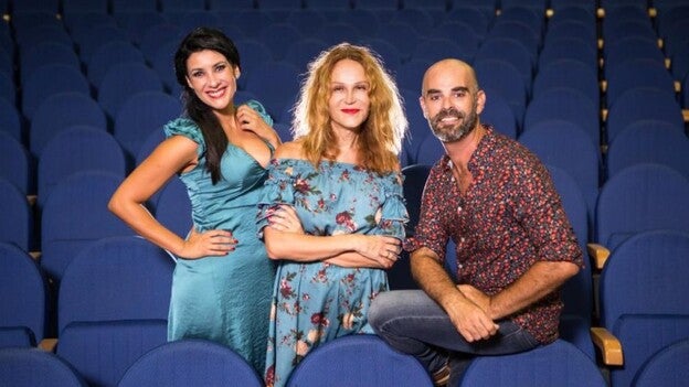 Yanely, Mingo y Antonia, cómicos a escena