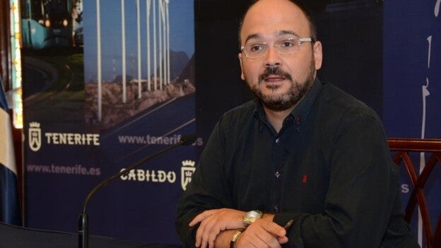 Valbuena descarta dimitir en el Cabildo de Tenerife