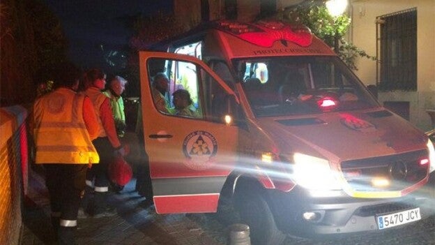 Muy grave al ser golpeado en la cabeza con un martillo