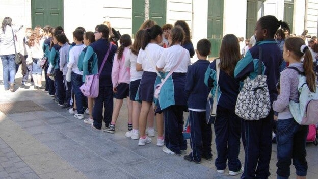 Escolares asisten a un concierto didáctico de jazz