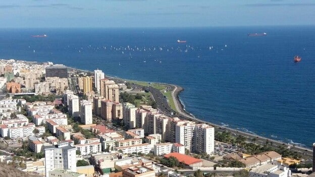 La amenaza de tormenta y huracanes obligan a cambiar la ruta