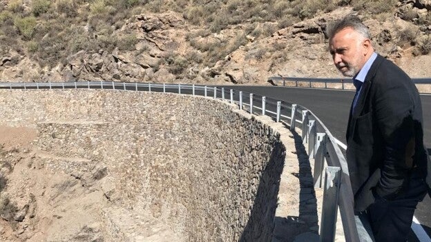 Torres se escuda en un informe que el Gobierno descartó 3 veces