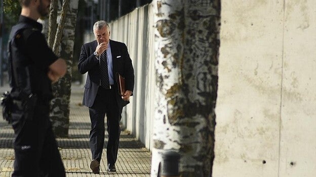 El abogado de Bárcenas pide la absolución del extesorero