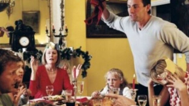 Los españoles discuten cada vez más de política