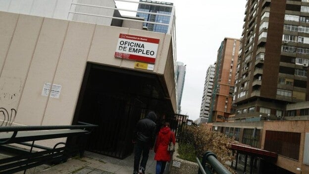 El Gobierno canario prevé que en 2018 el paro en las islas baje al 22,9%