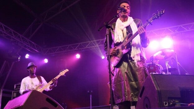 Con Bombino y su guitarra al fin del mundo