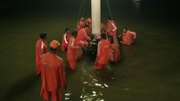 Al menos once muertos al volcar un barco en el sur de la India