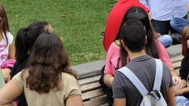 Un 27,4 % de jóvenes cree que la violencia machista es "normal" en la pareja