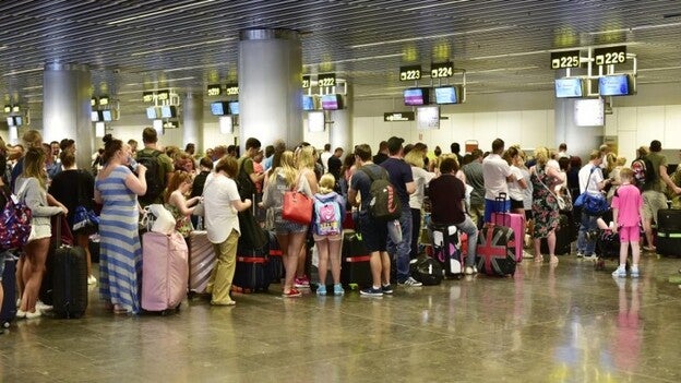 La caída de turistas británicos no impide un nuevo récord