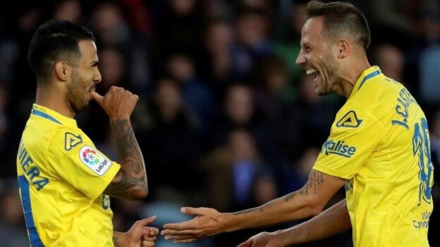 Balones al 21 y que decida a qué juega este equipo