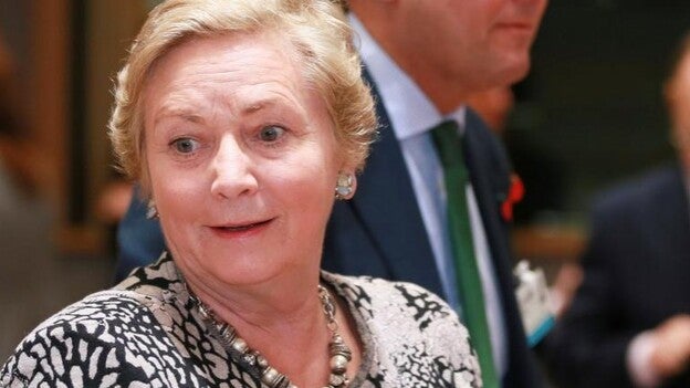 La viceprimera ministra irlandesa presenta su dimisión