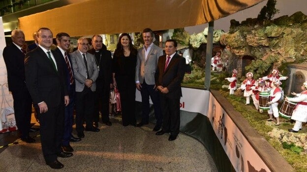 Dinosol inaugura su belén solidario