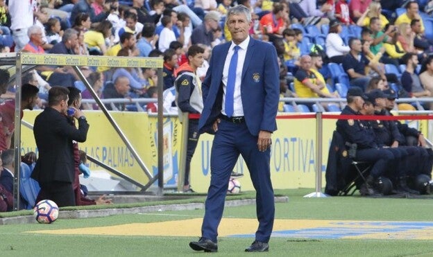 Setién vuelve al Gran Canaria en medio del lío