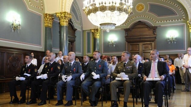 Ejemplos de solidaridad y servicio